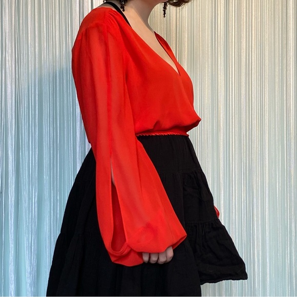 Bebe Coral Semi Sheer V Neck Open Slit Sleeve Blouse NWOT Size S - Picture 7 of 17